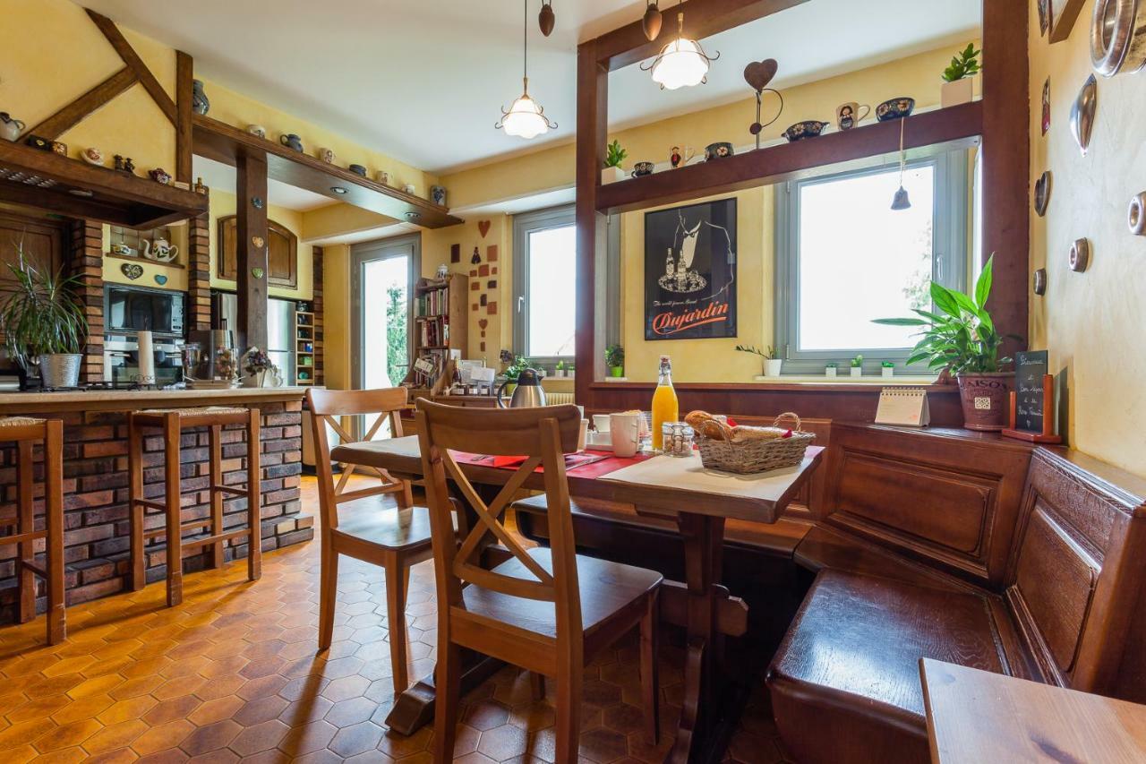 Hotel La Rose Trémière à Wintzenheim-Kochersberg Extérieur photo